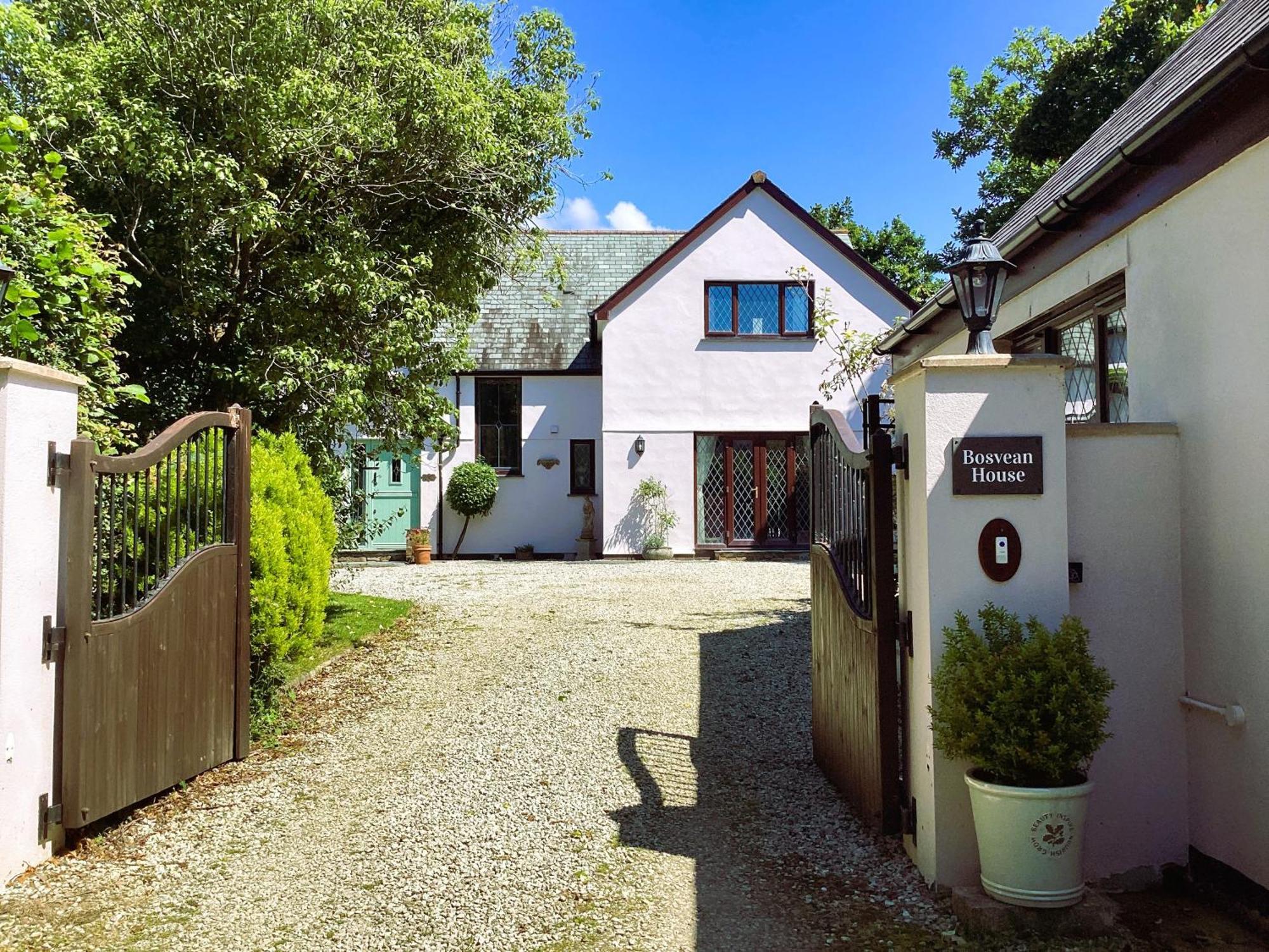 Lilly'S Pad Hotel Bude Exterior photo